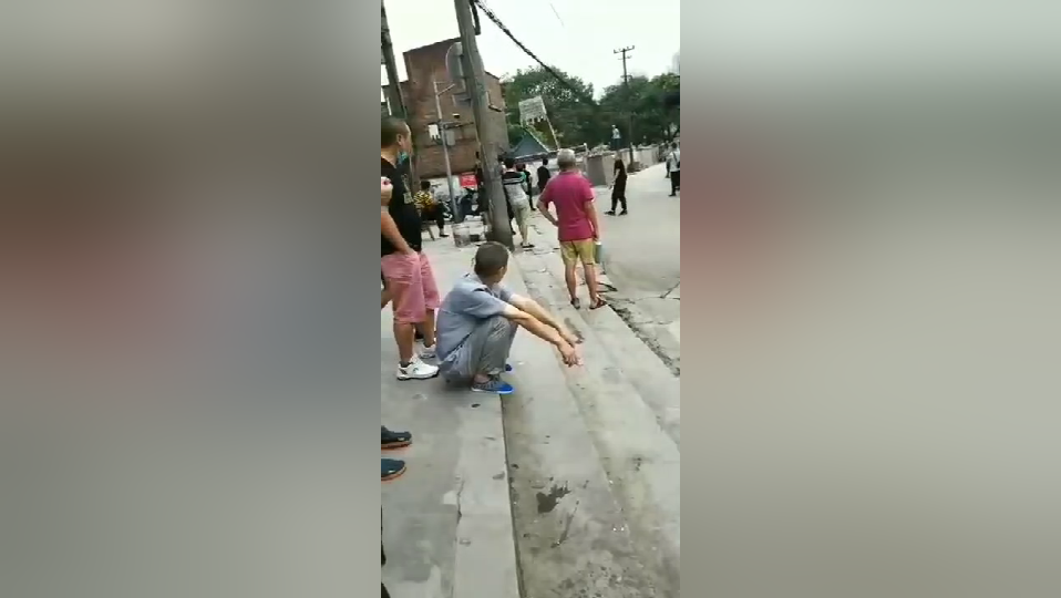 重庆男看病回家 房不见了.png