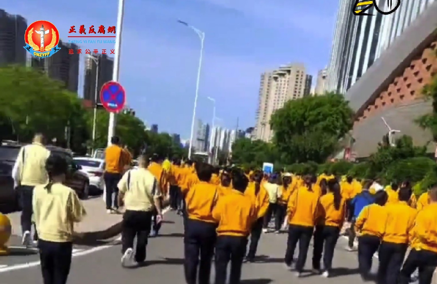 辽宁大连罗姆电子厂工人罢工游行 抗议补偿...